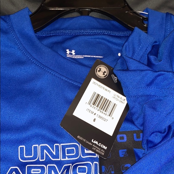 NWT Under Armour 3 piece set (2 Shirts, 1 Shorts) - Picture 13 of 14